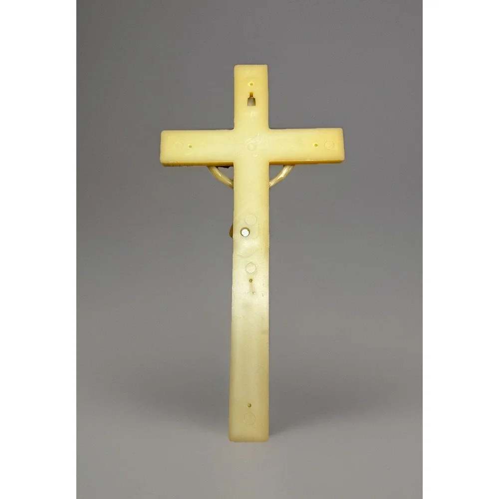 Vtg Plastic Crucifix Cross Jesus Corpus Religious Wall‎ Decor Yellow Off White